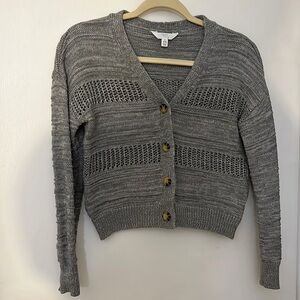 Time and tru v-neck button cardigan in grey Heather.  Size small 4-6